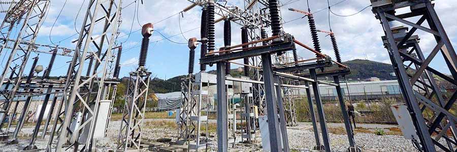 如何分析三端集成穩(wěn)壓電路電力電容器作用