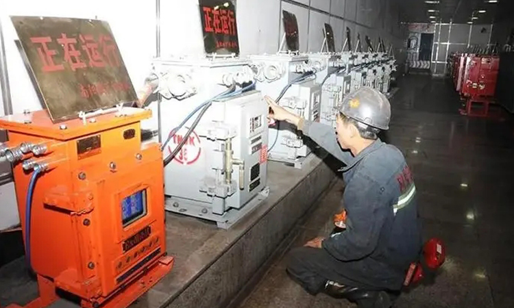 通過防爆型電容器提高礦井功率因數(shù)