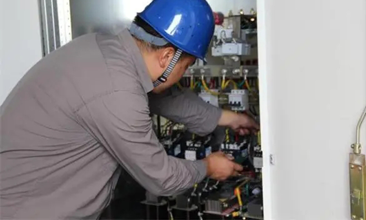 電力電容器保險(xiǎn)損壞引起的事故分析2