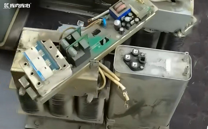 智能電容器