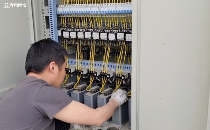 電力電容器